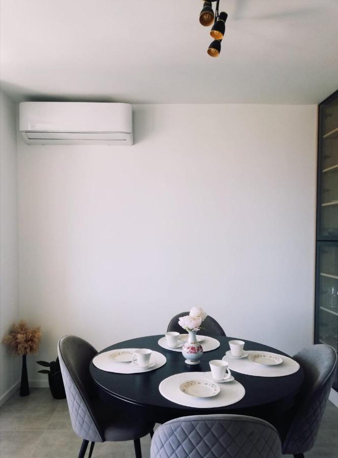 Апартаменты Apartman Aria Дуги-Рат Экстерьер фото