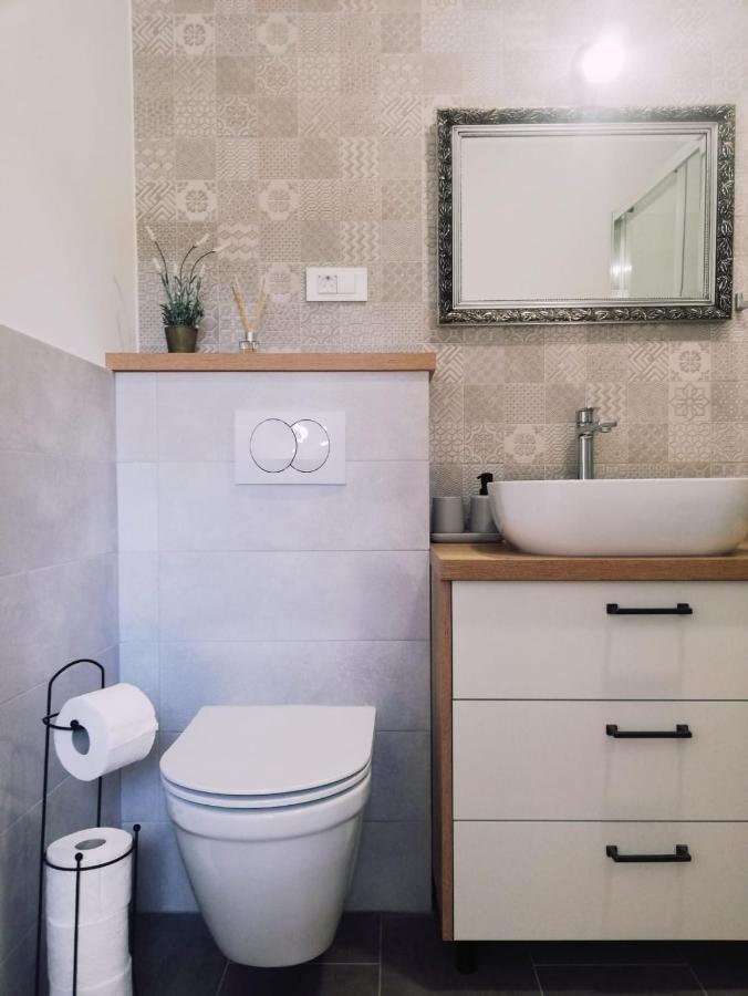 Апартаменты Apartman Aria Дуги-Рат Экстерьер фото